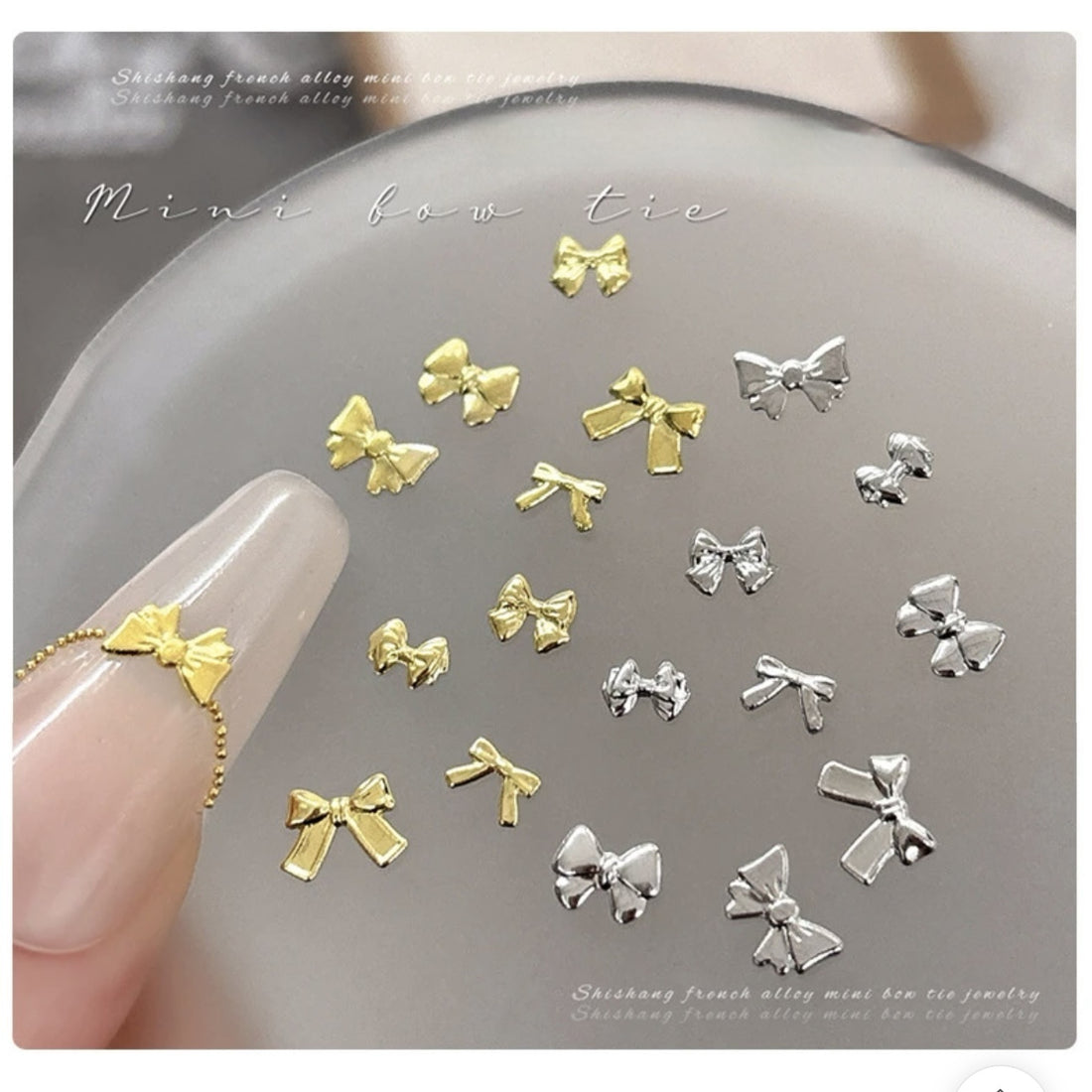 Butterfly Alloy 6-Grid Nail Charm Box (Gold / Silver)